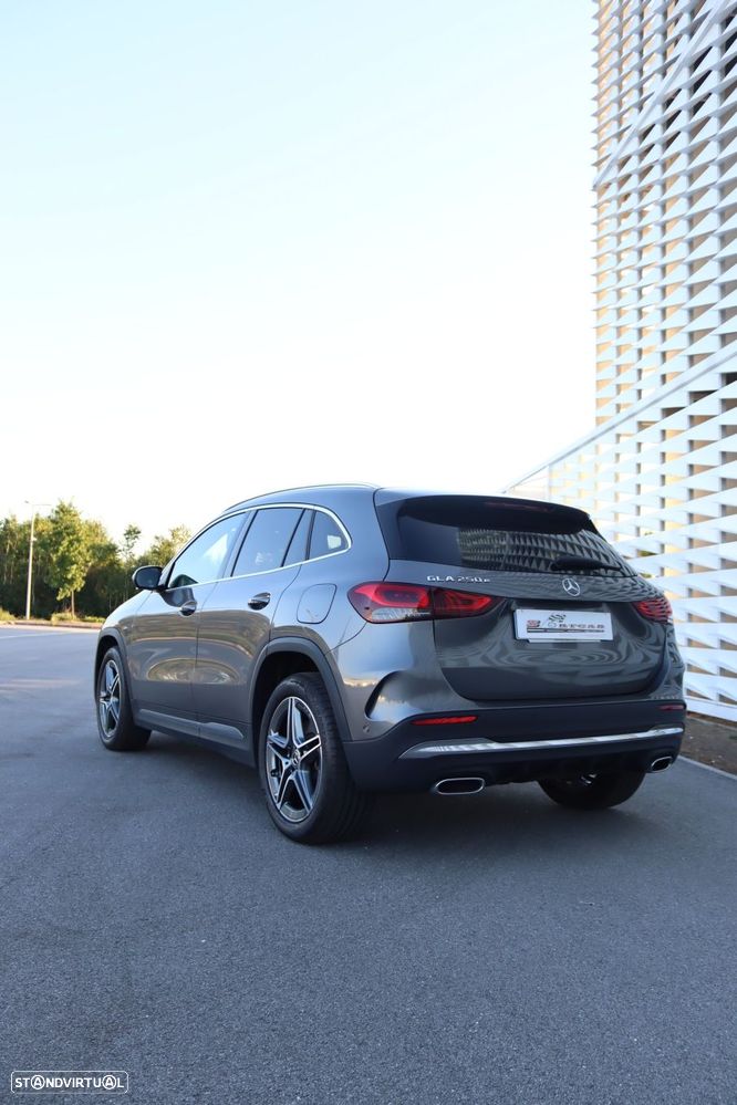 Mercedes-Benz GLA 250 - 11