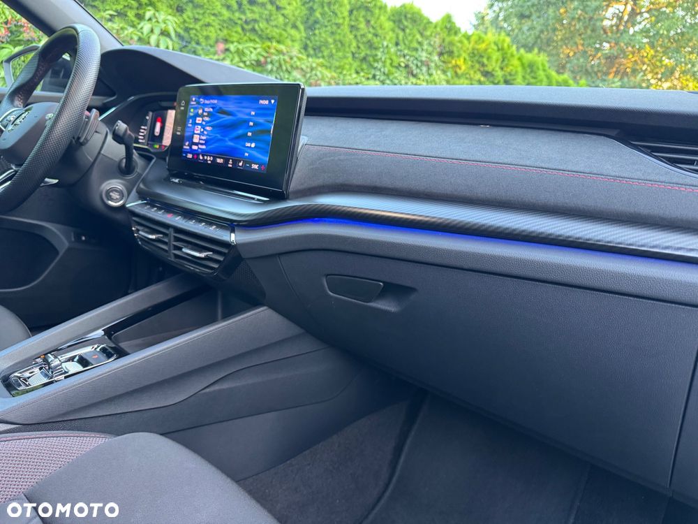 Skoda Octavia 2.0 TDI DSG RS - 24