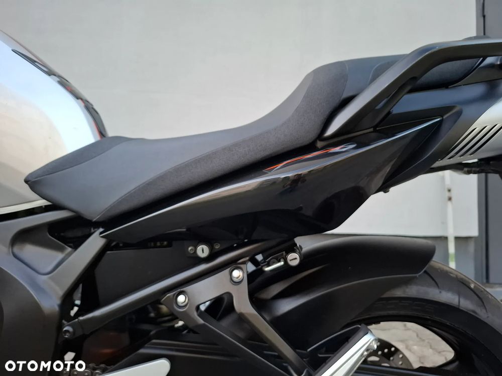 Yamaha FZ6 - 30