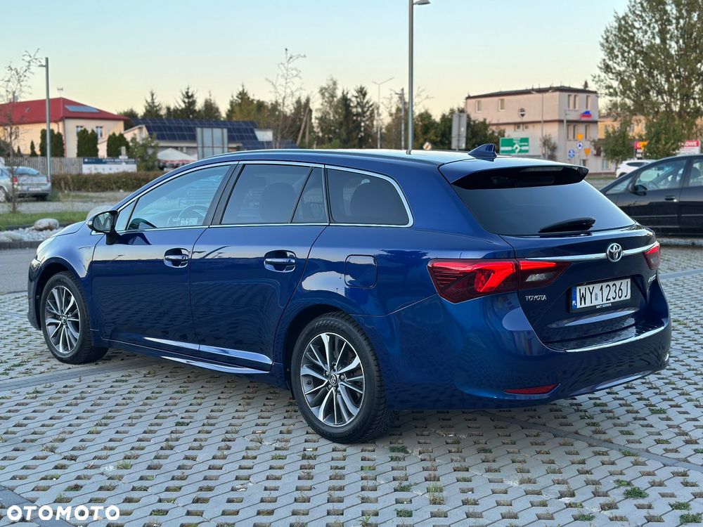 Toyota Avensis 2.0 D-4D Prestige - 6