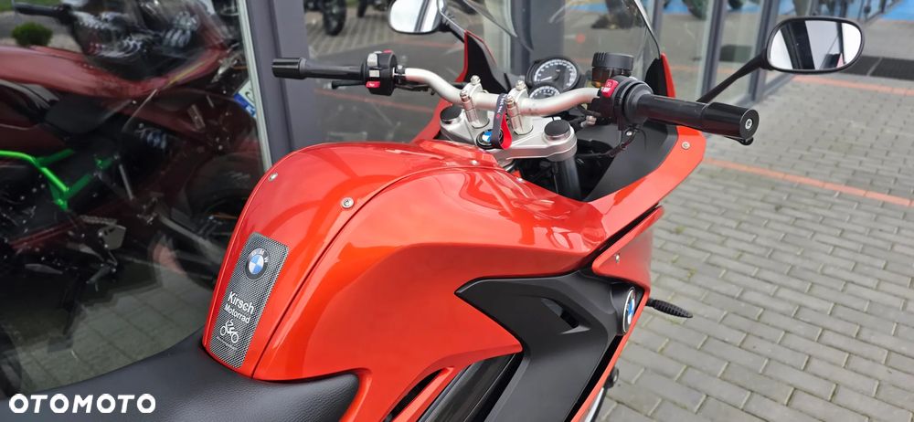 BMW F - 16