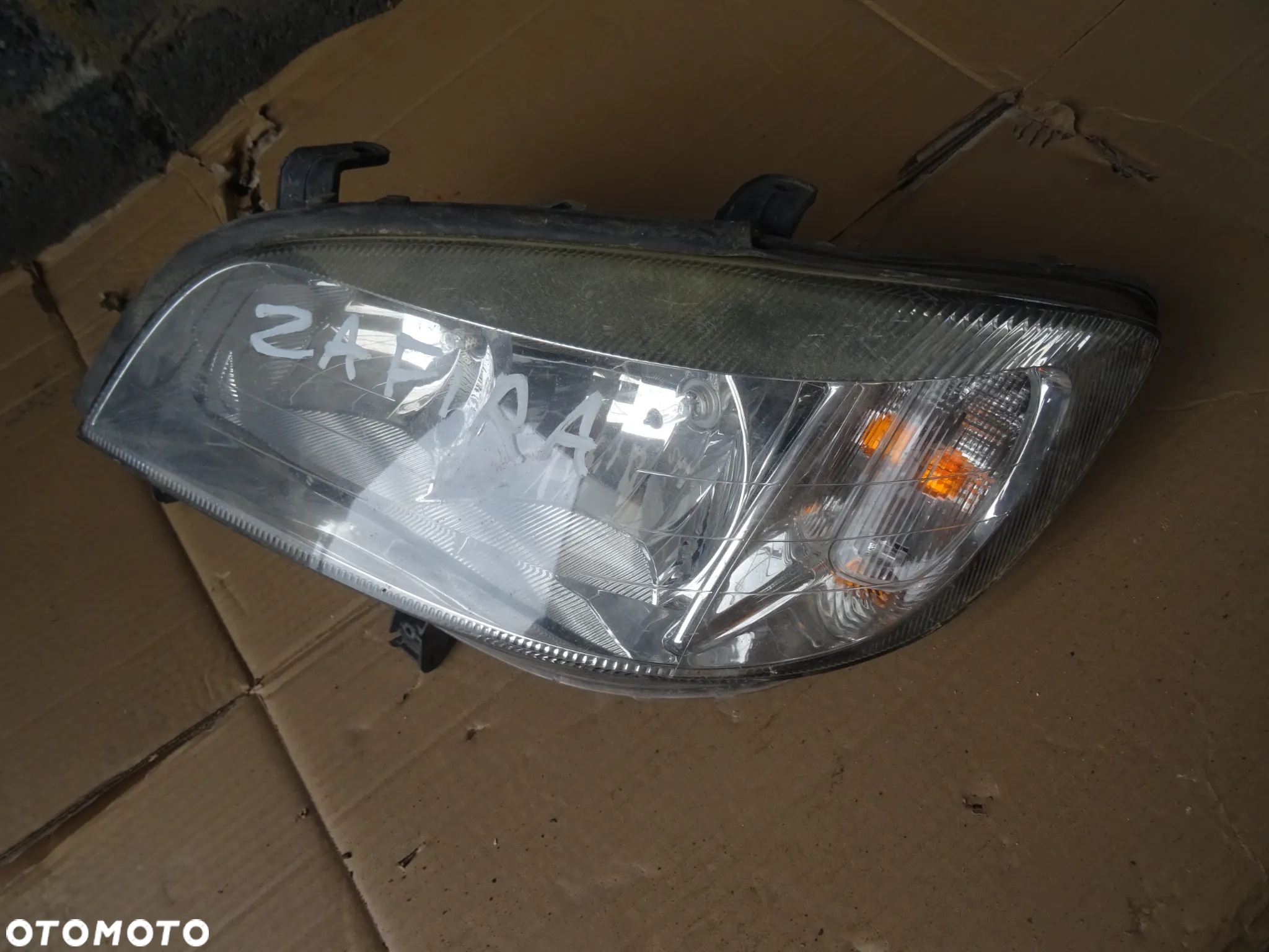 Lampa Opel Zafira A lewy przód - 2