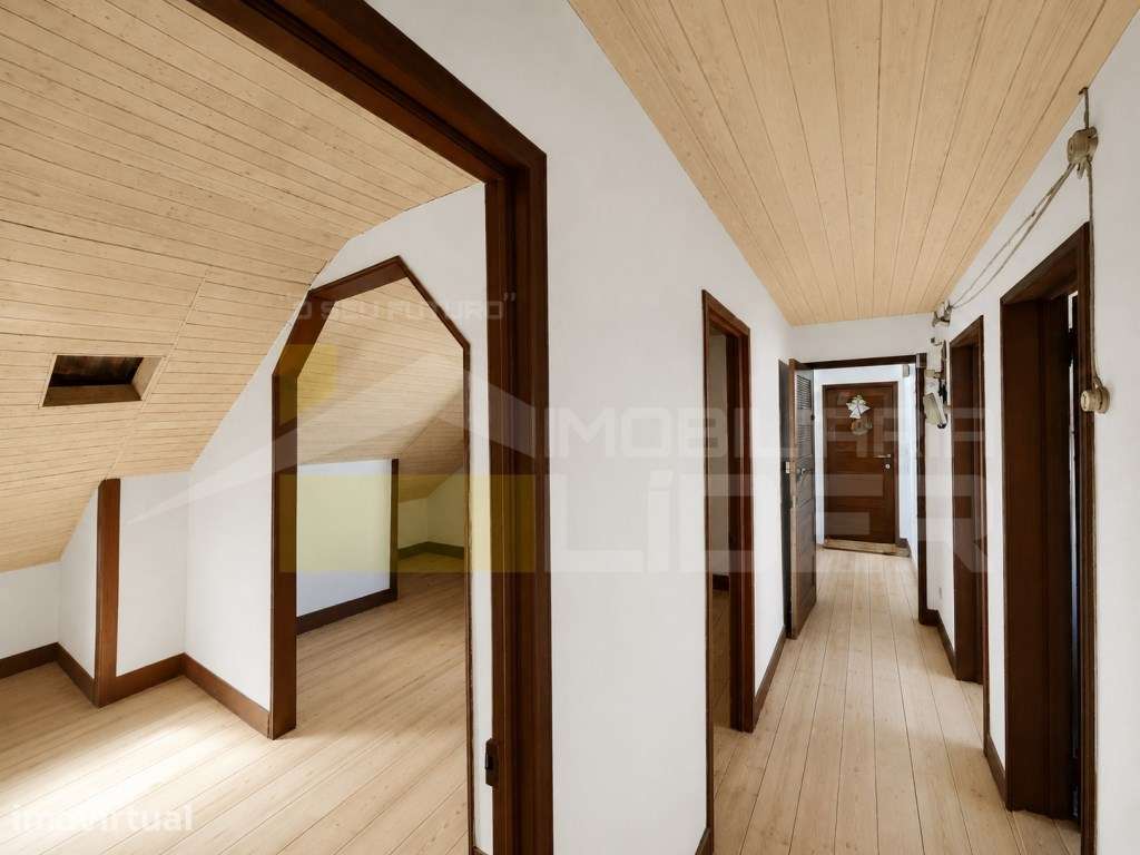 Exclusividade Imobiliária Lider 
Arrumos com 6 divisões e corredor... - Grande imagem: 5/13