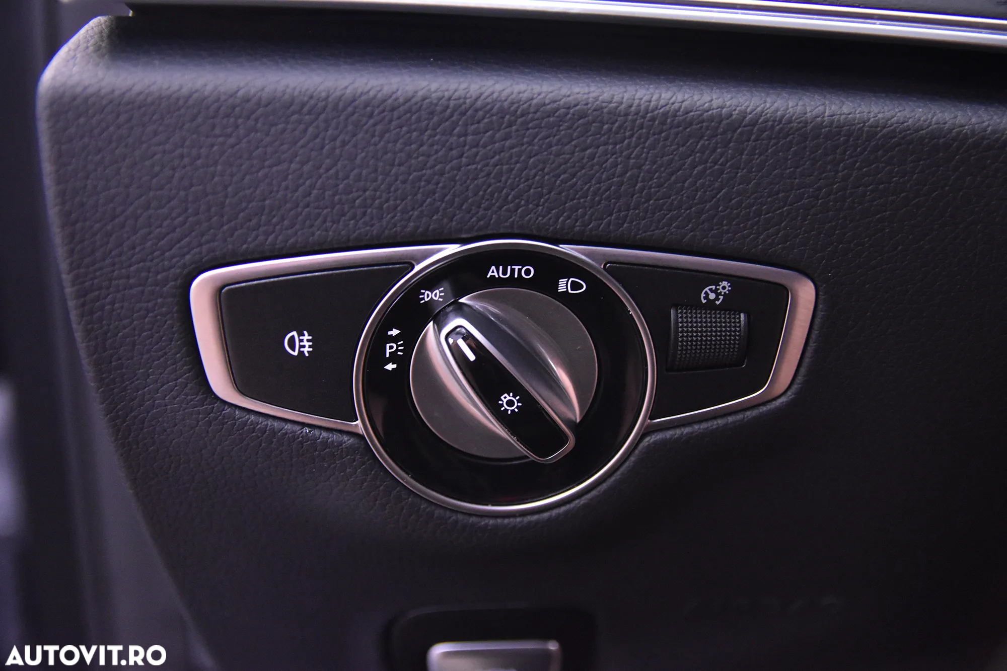 Mercedes-Benz E 300 4MATIC Aut. - 15