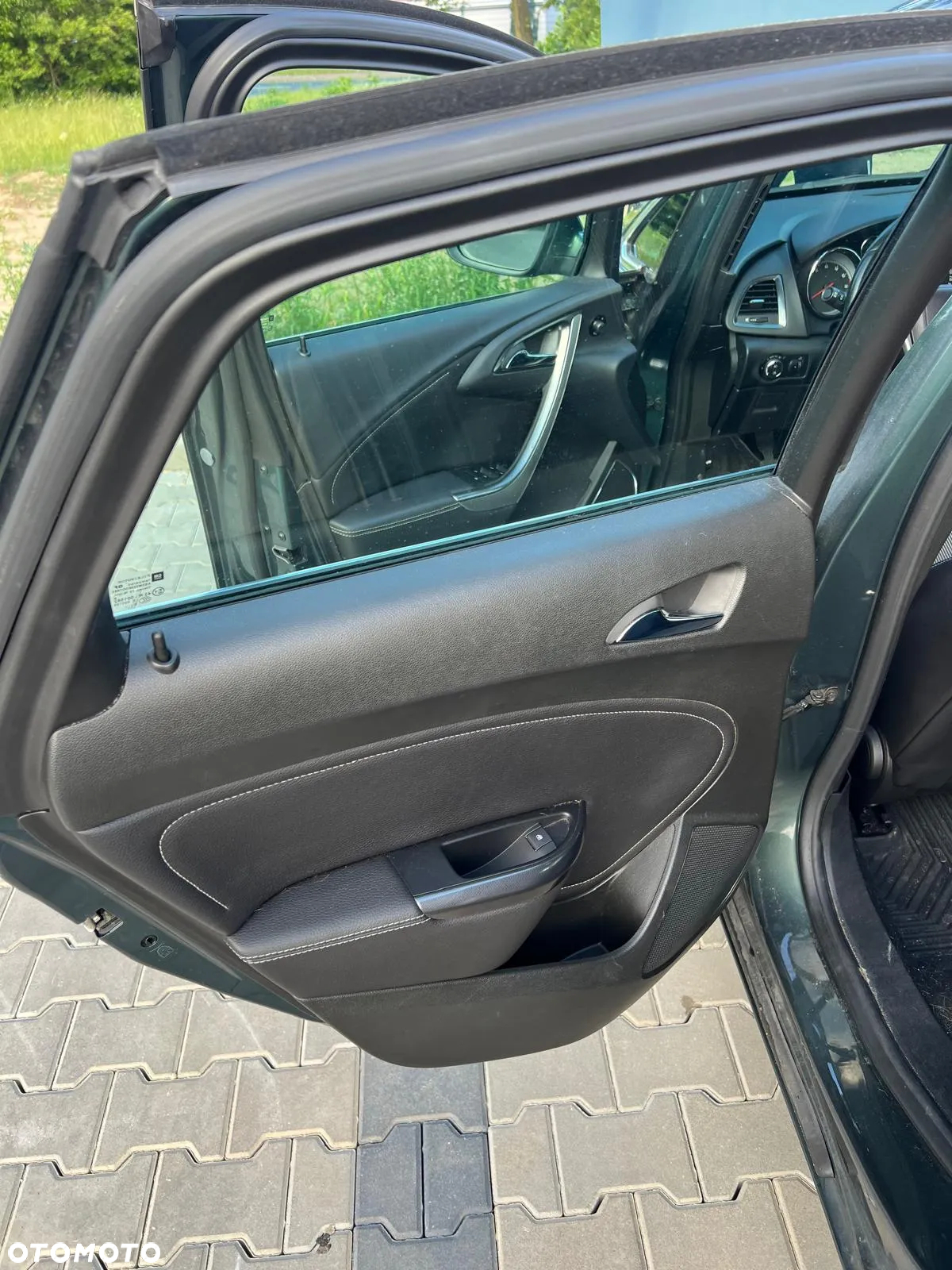 Opel Astra IV 1.6 T Cosmo - 10