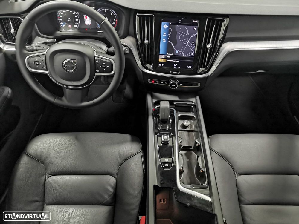 Volvo V60 2.0 B4 Plus Dark Auto - 9