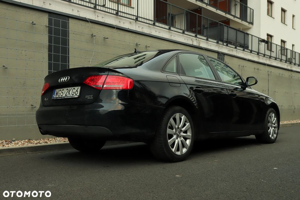 Audi A4 Limousine - 8