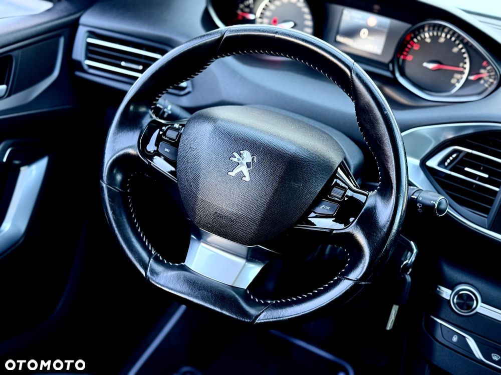 Peugeot 308 BlueHDi FAP 120 Stop&Start Allure - 31