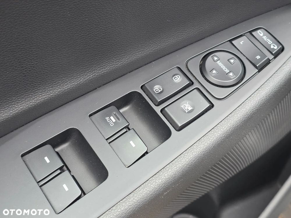 Hyundai Tucson 1.6 GDI BlueDrive GO 2WD - 26