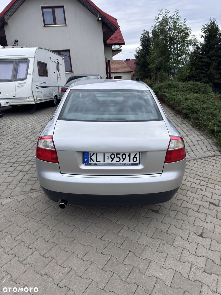 Audi A4 Avant - 4