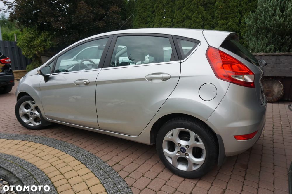 Ford Fiesta 1.25 Celebration - 9