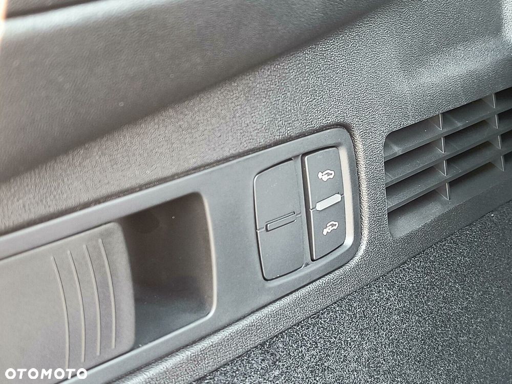 Audi Q5 Sportback - 25