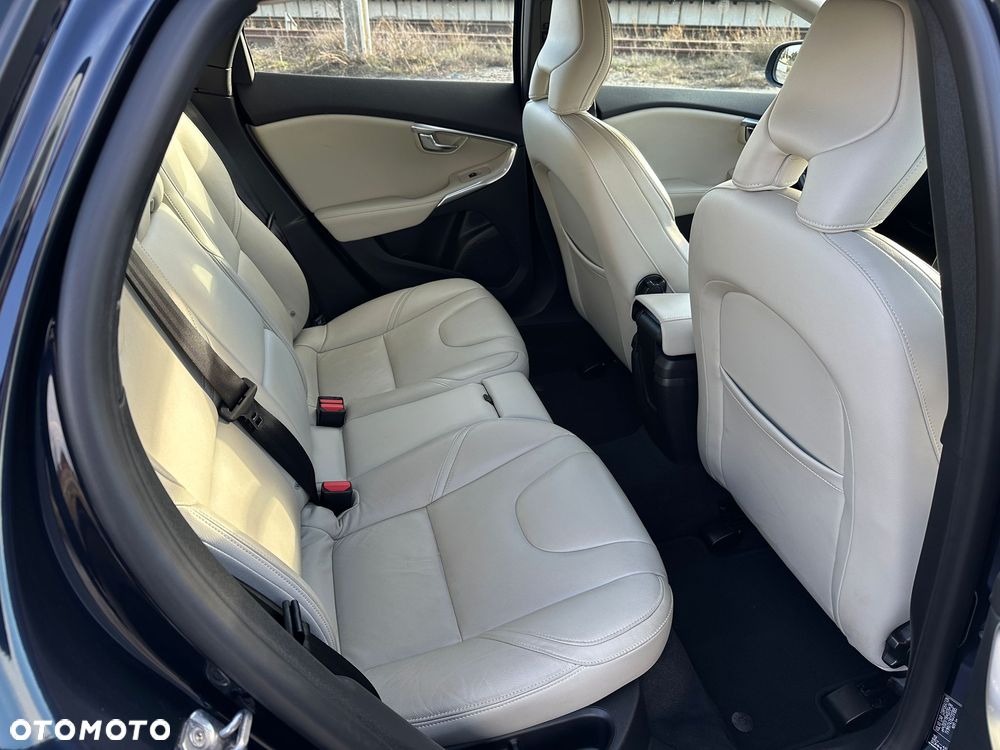 Volvo V40 D2 Momentum - 17