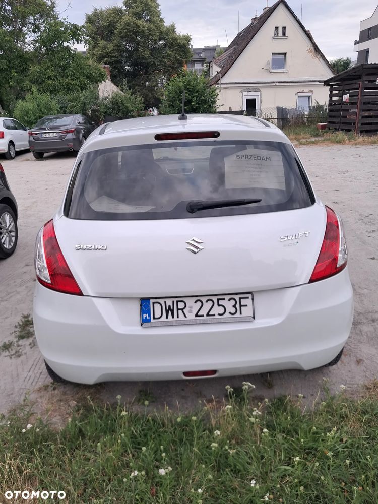 Suzuki Swift - 4