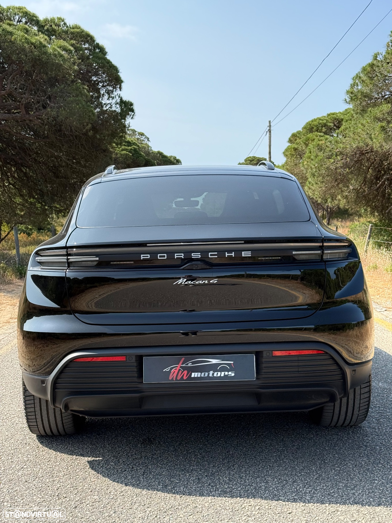 Porsche Macan Electric 4 - 6