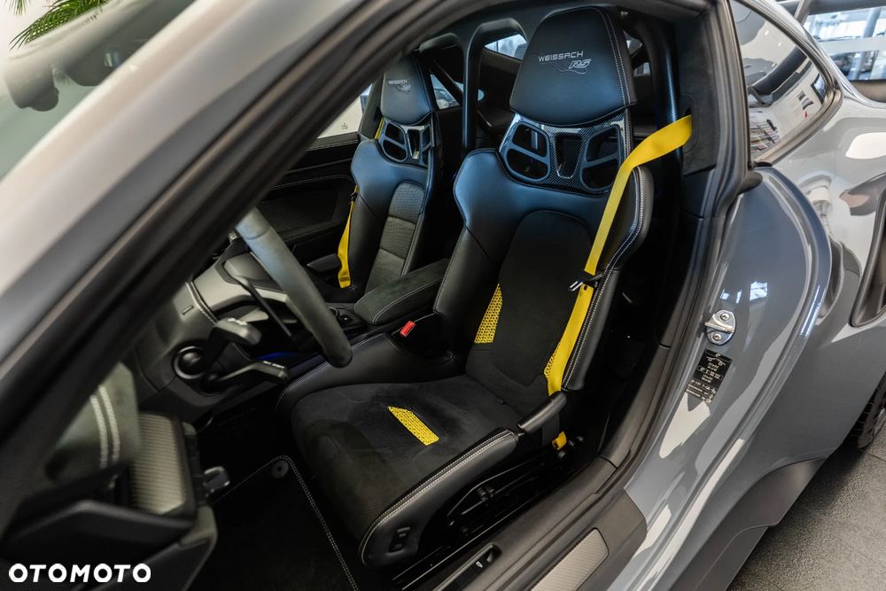 Porsche 911 GT3 RS - 11