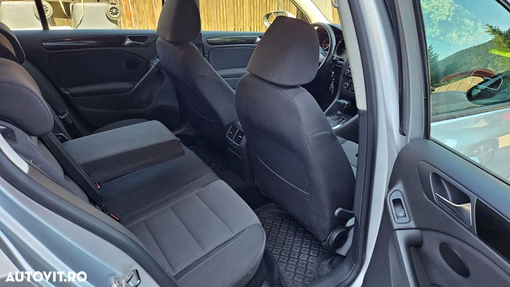 Volkswagen Golf - 10
