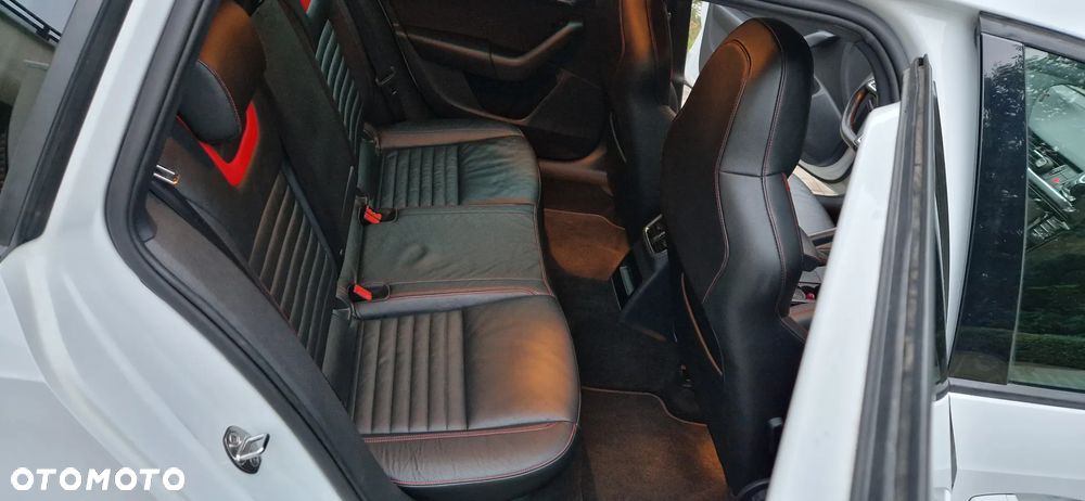 Skoda Octavia 2.0 TDI DSG RS - 9