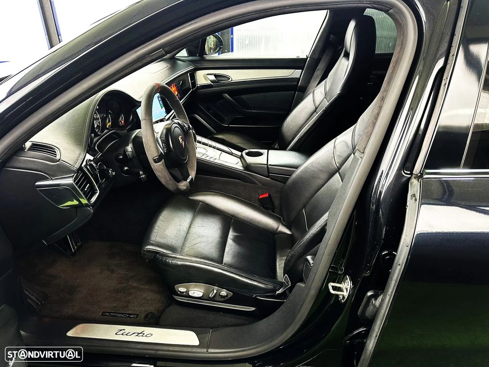 Porsche Panamera Turbo PDK - 16
