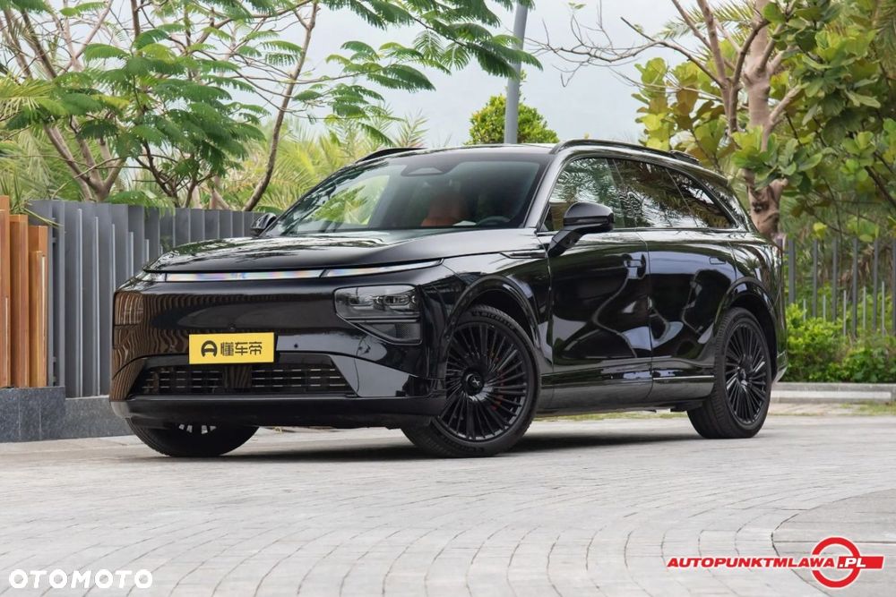XPeng G9 - 1