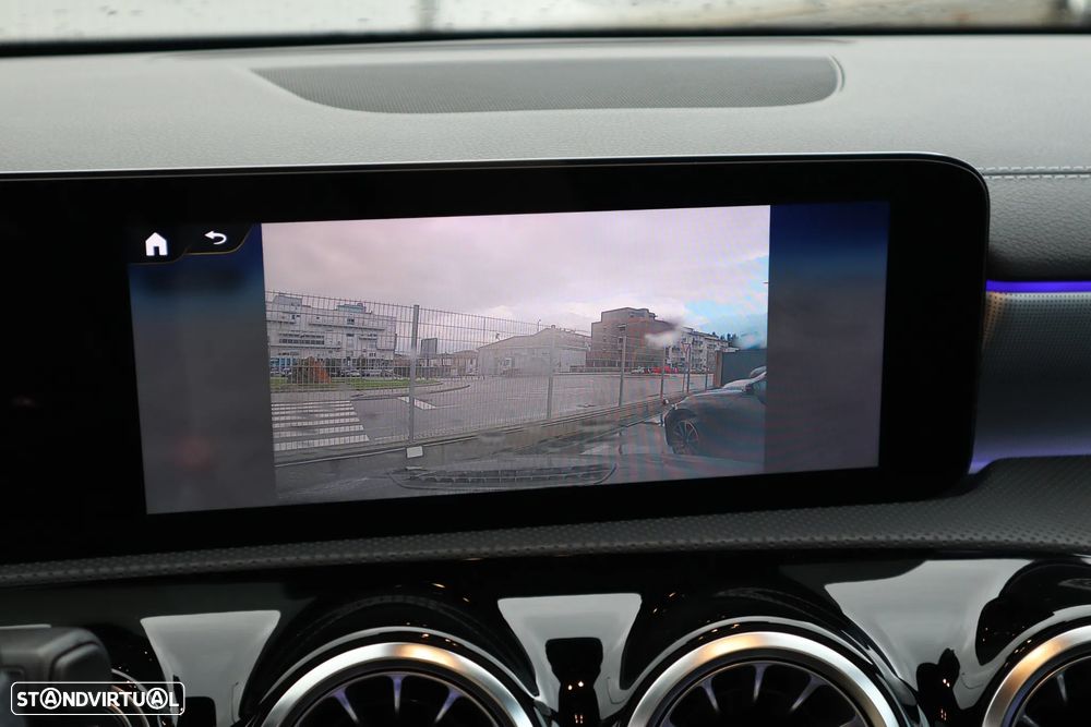 Mercedes-Benz A 250 e 8G-DCT AMG Line - 24