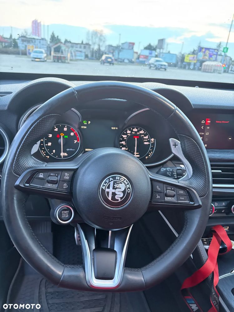 Alfa Romeo Stelvio 2.0 Turbo 16V AT8-Q4 Sprint - 9