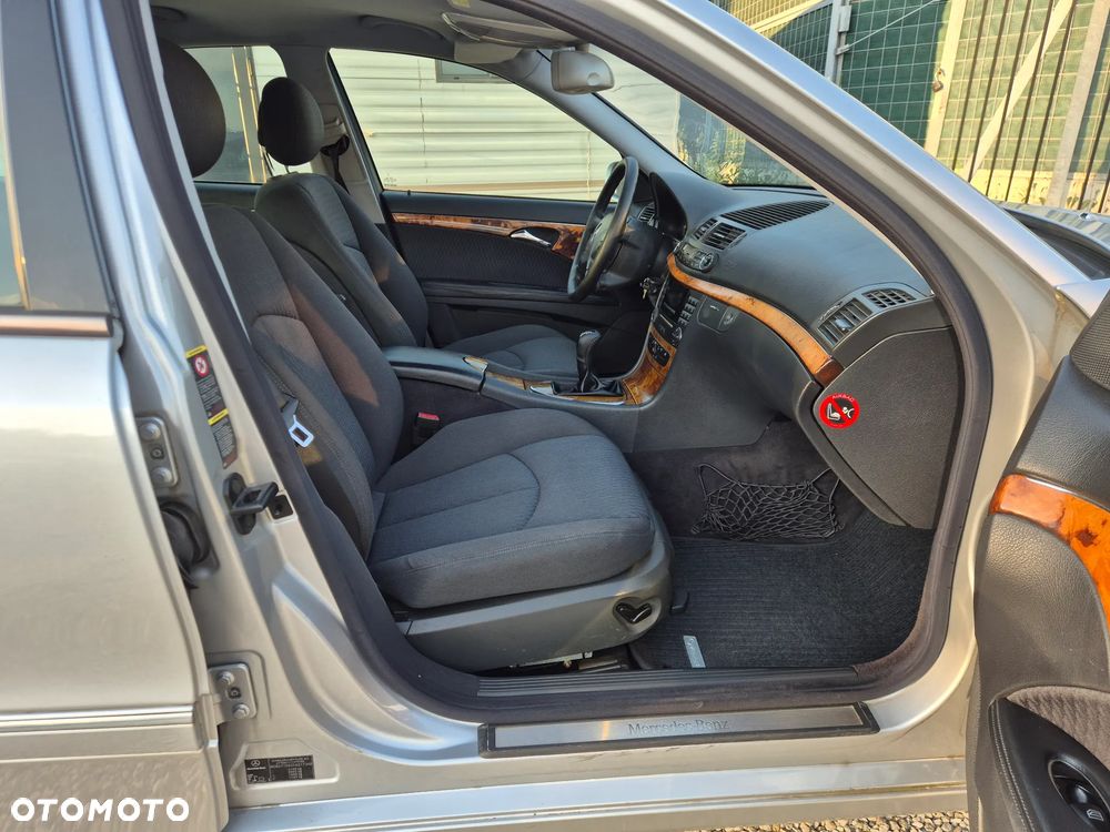 Mercedes-Benz Klasa E 200 Kompressor Elegance Sport Edition - 19