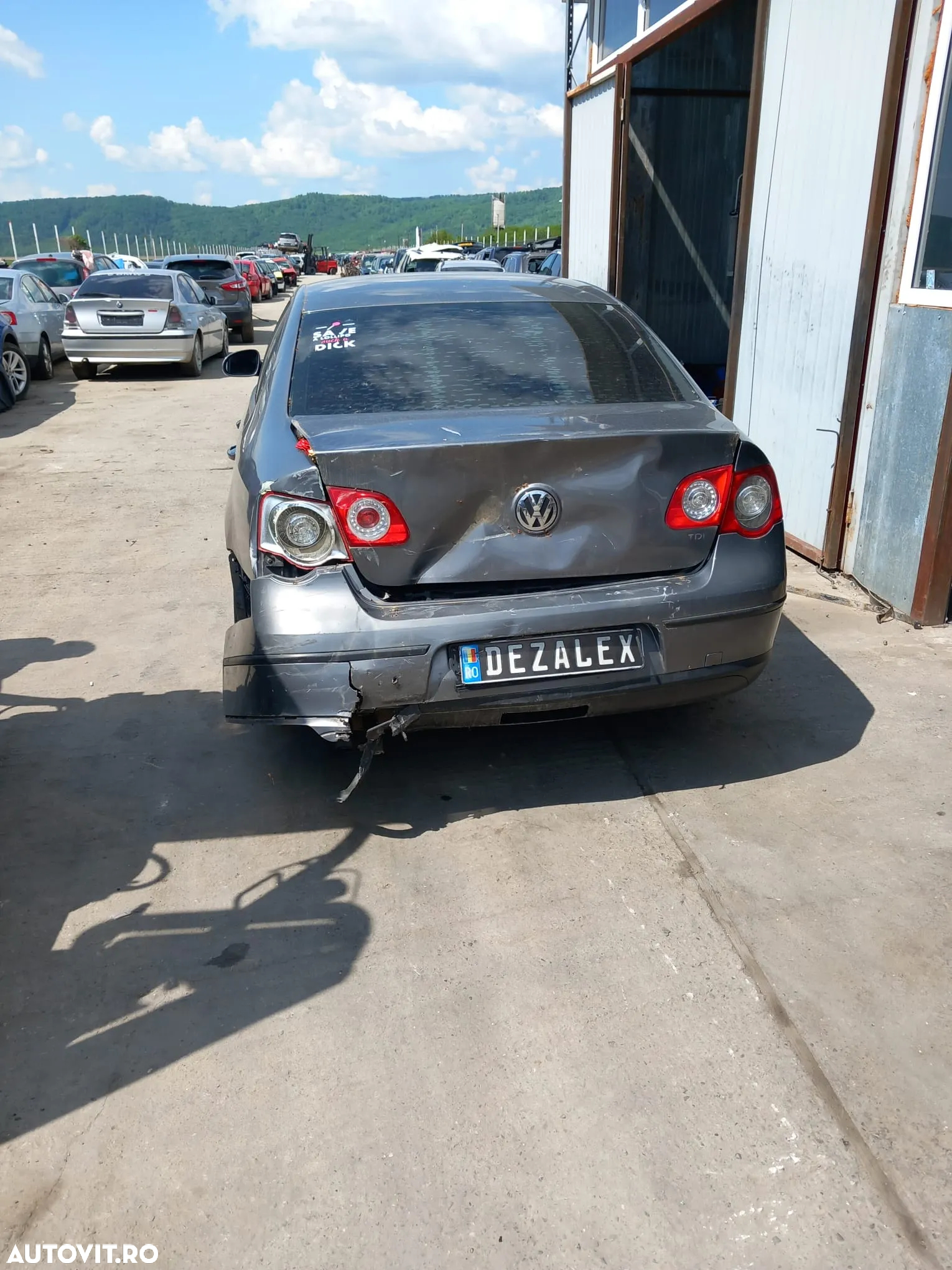 Dezmembrari VW Passat B6 1.9 TDI / Cod Motor BLS - 4
