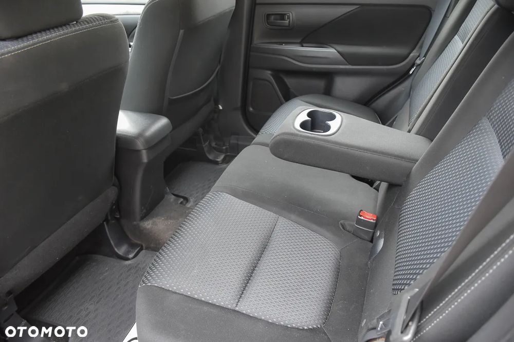 Mitsubishi Outlander 2.0 City Style 2WD - 30
