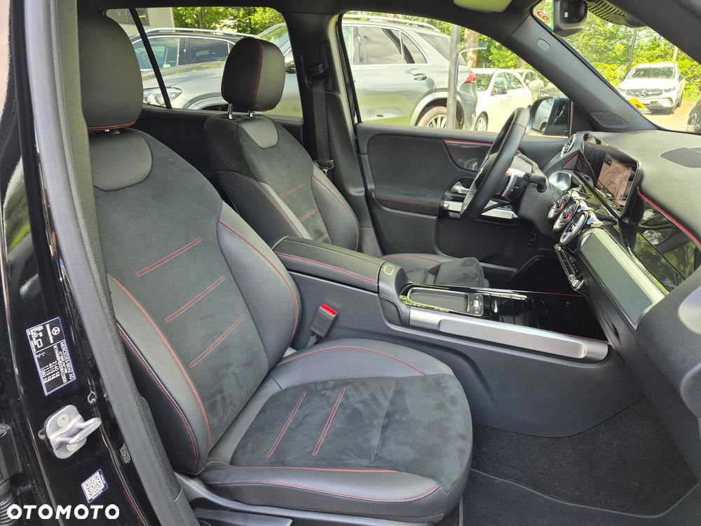 Mercedes-Benz GLB 200 AMG Line 7G-DCT - 29