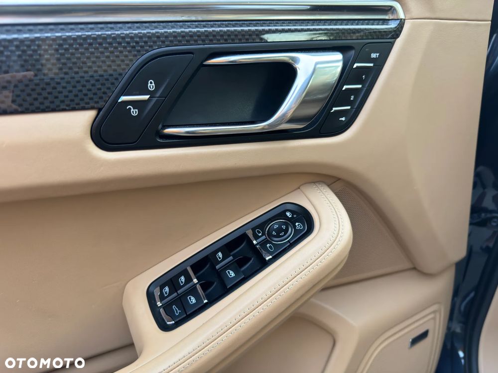 Porsche Macan Turbo PDK - 26