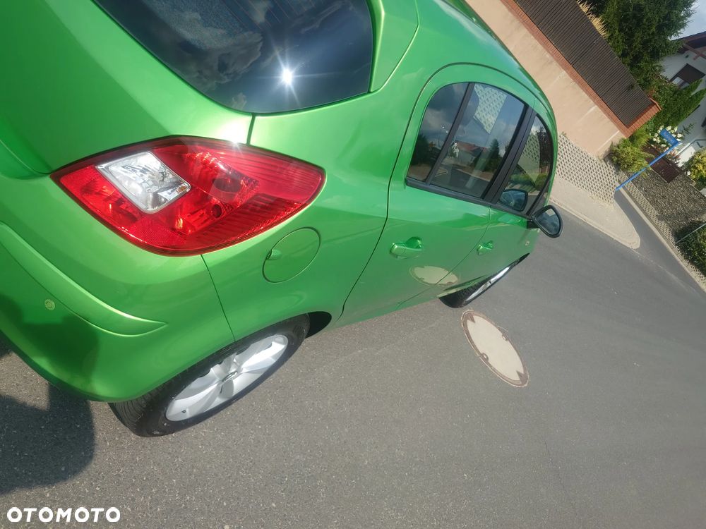 Opel Corsa 1.2 16V Enjoy - 12