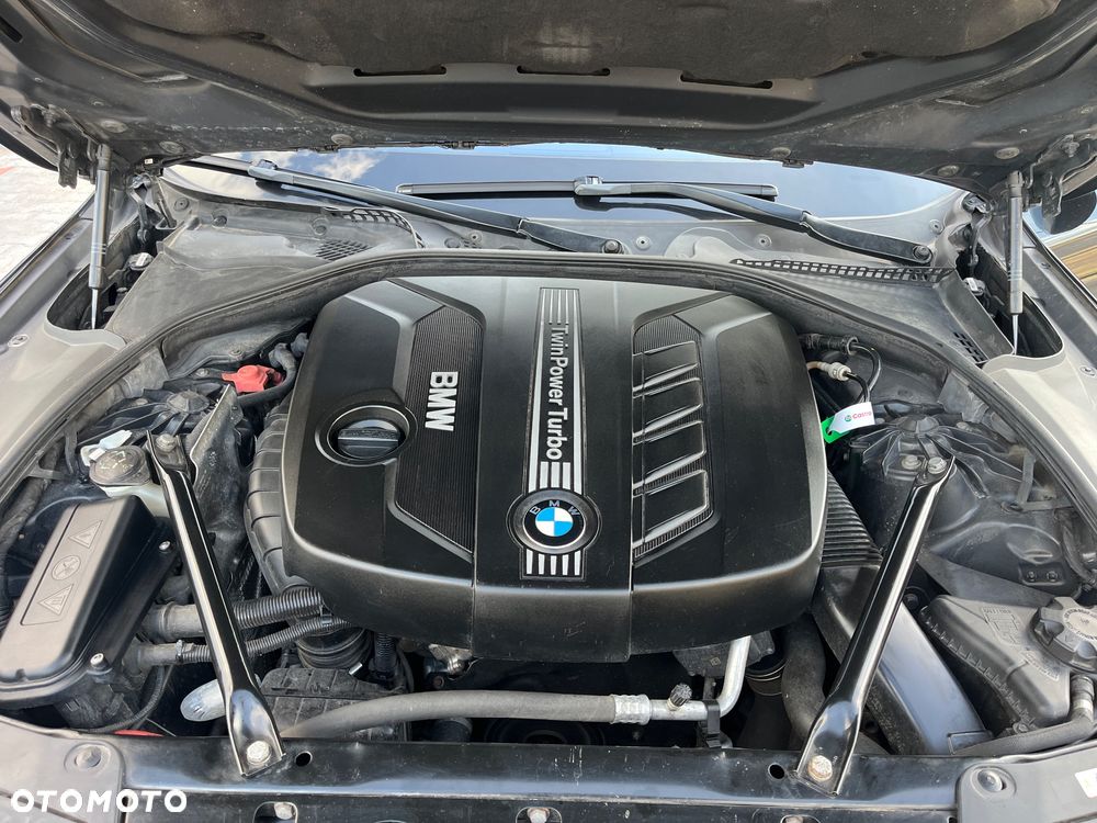 BMW Seria 5 525d xDrive - 27