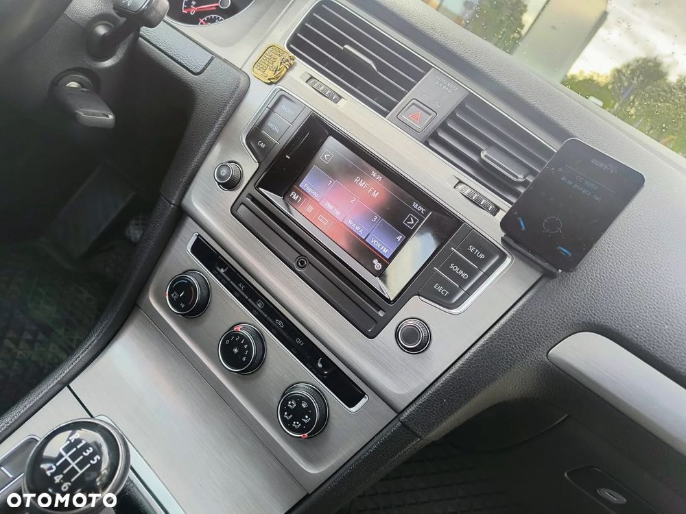 Volkswagen Golf 1.4 TSI BMT Comfortline - 15