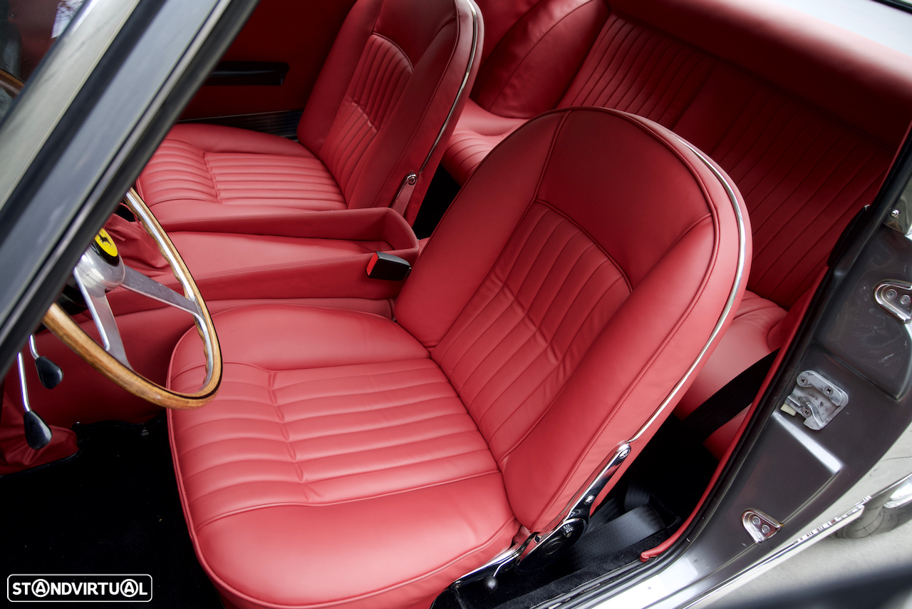 Ferrari 330 - 17