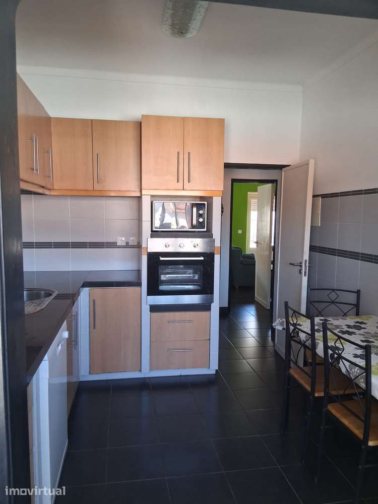 Andar Moradia T3 com Sótão, Arrumos, Pátio e Forno – Torres Novas - Grande imagem: 2/20