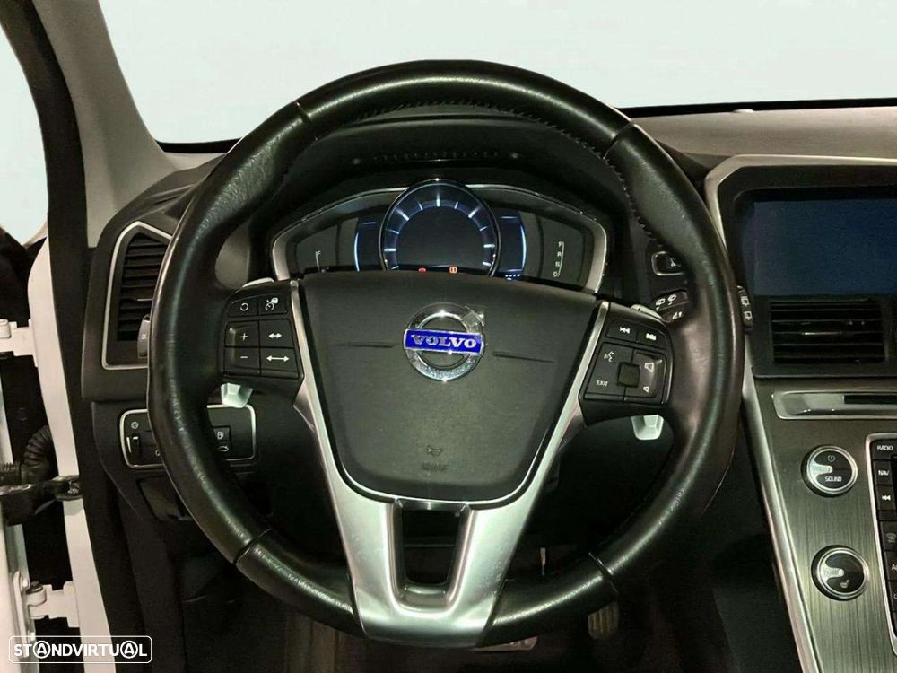 Volvo XC 60 2.0 D4 Momentum Plus Geartronic - 11