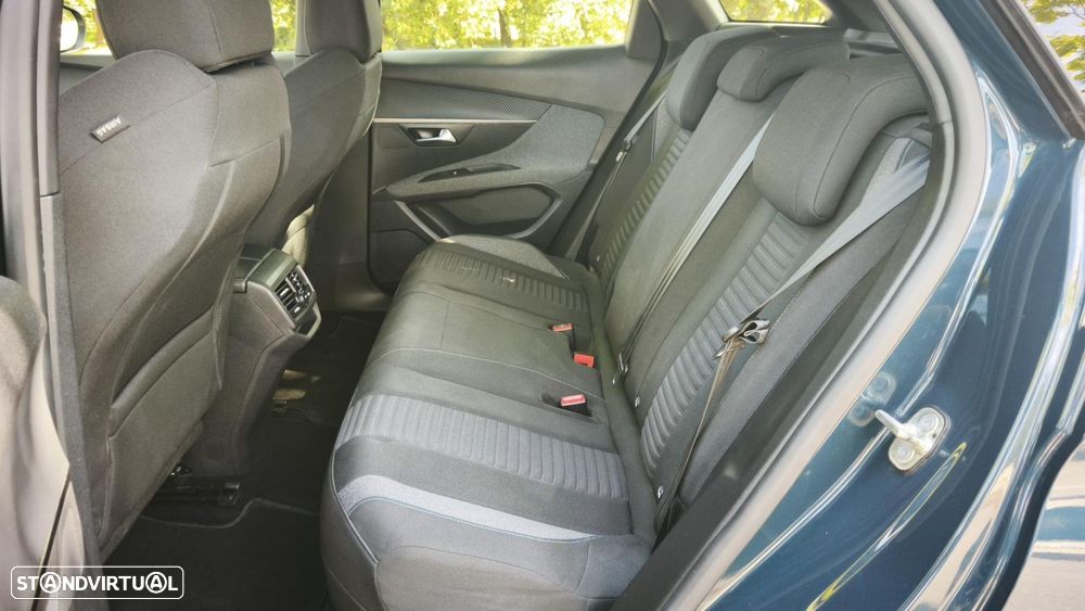 Peugeot 3008 1.6 Hybrid Allure Pack e-EAT8 - 37