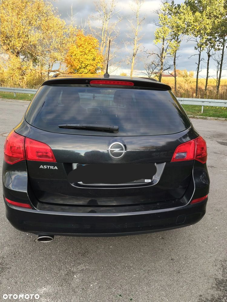 Opel Astra 2012 photo 4