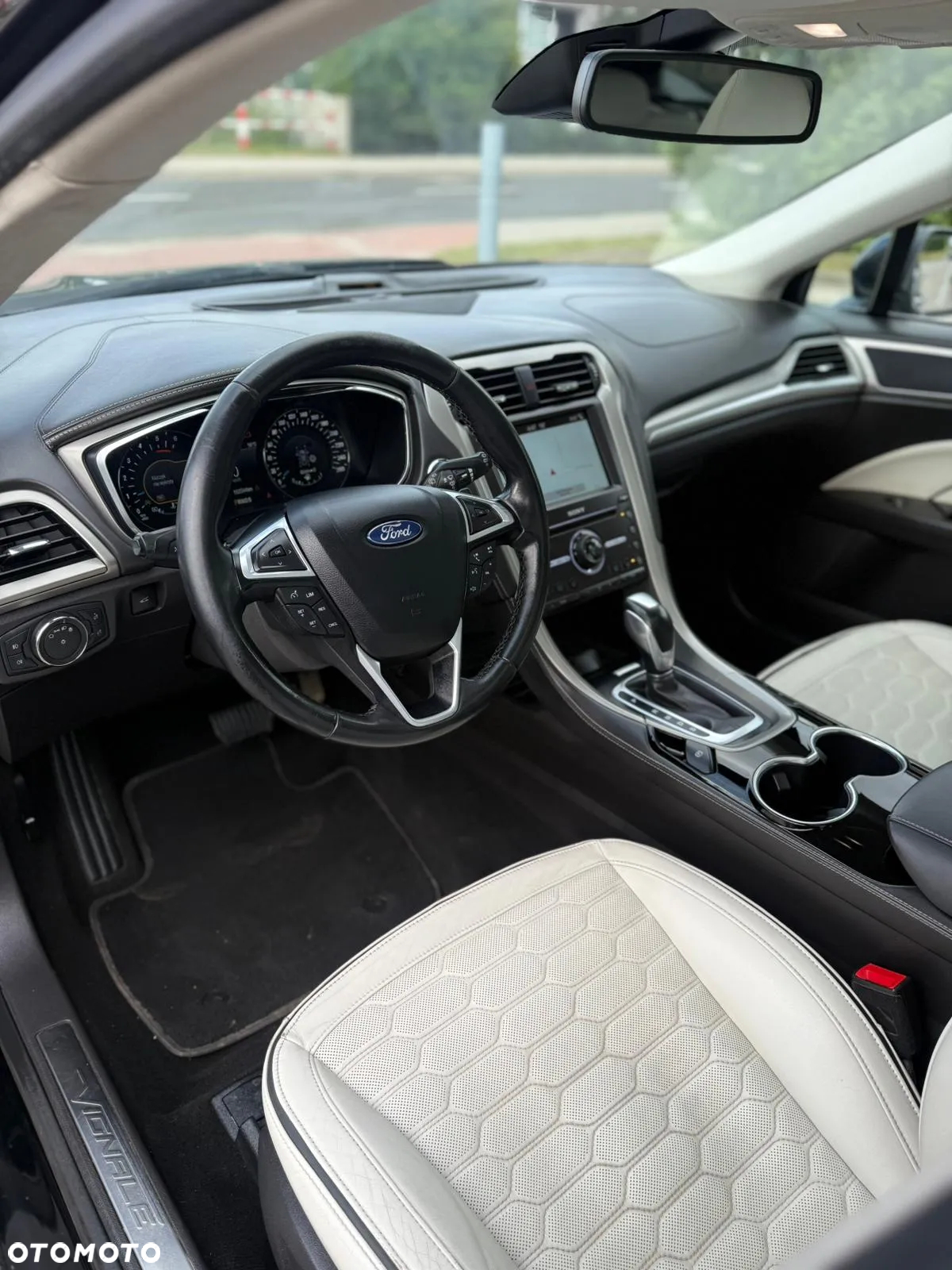 Ford Mondeo Turnier 2.0 TDCi Start-Stopp PowerShift-Aut Vignale - 14