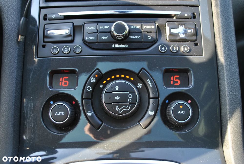 Peugeot 5008 2.0 HDi Allure 7os - 23