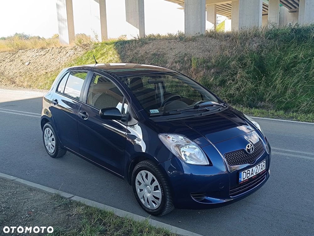 Toyota Yaris - 10