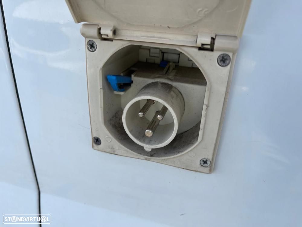 Ford Transit TRANSIT 2.4 TDCi RWD (140CV) - 19
