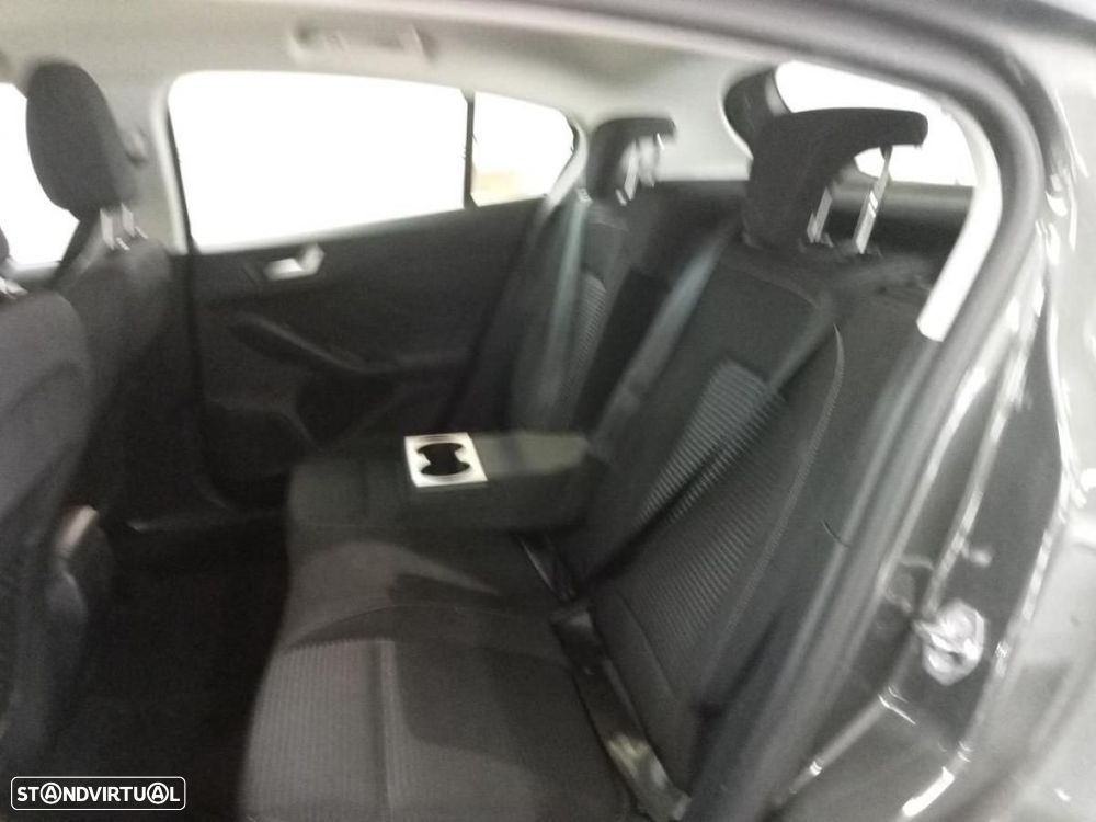 Ford Focus 1.5 TDCi ECOBlue Titanium - 4