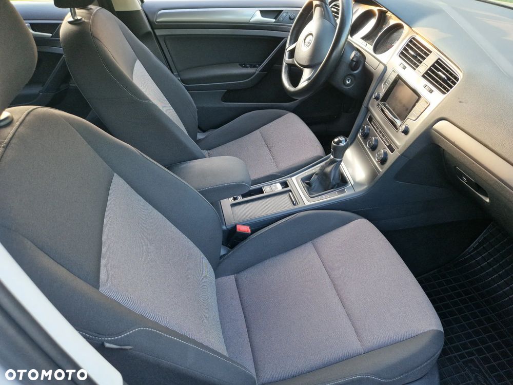 Volkswagen Golf 1.6 TDI BMT Comfortline - 17