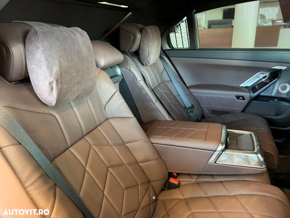 BMW M7 M760e xDrive AT PHEV - 15