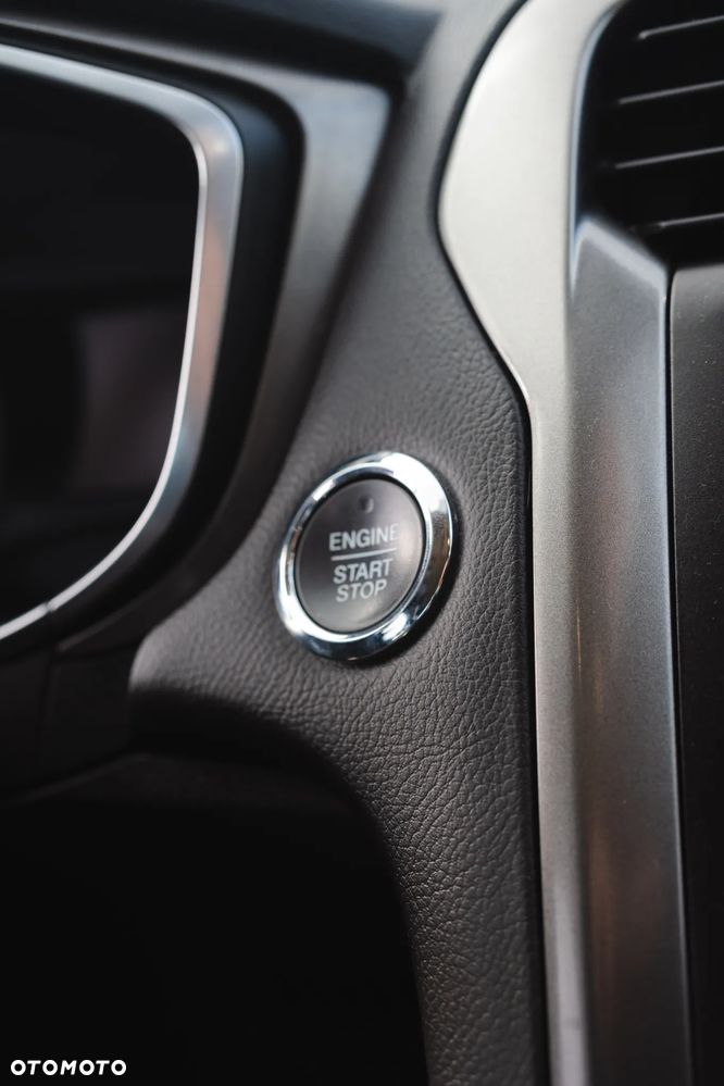 Ford Fusion - 17