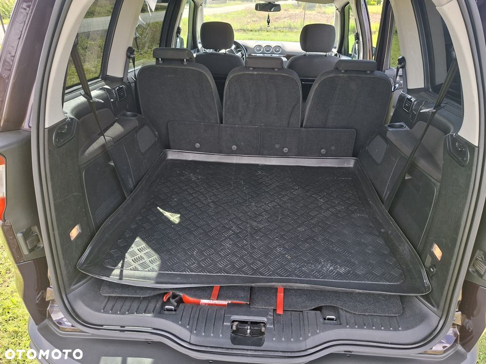 Ford Galaxy - 8