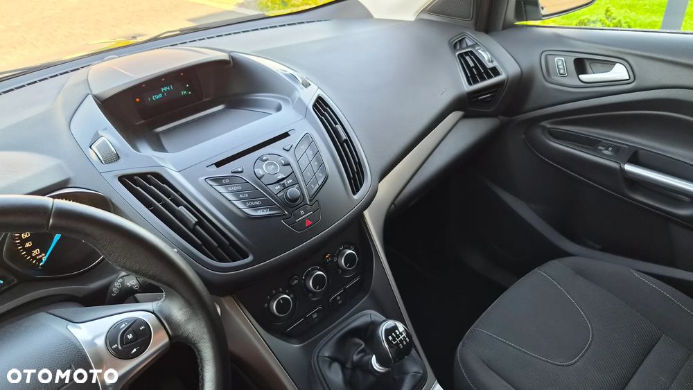 Ford Kuga 1.6 EcoBoost 2x4 Titanium - 11