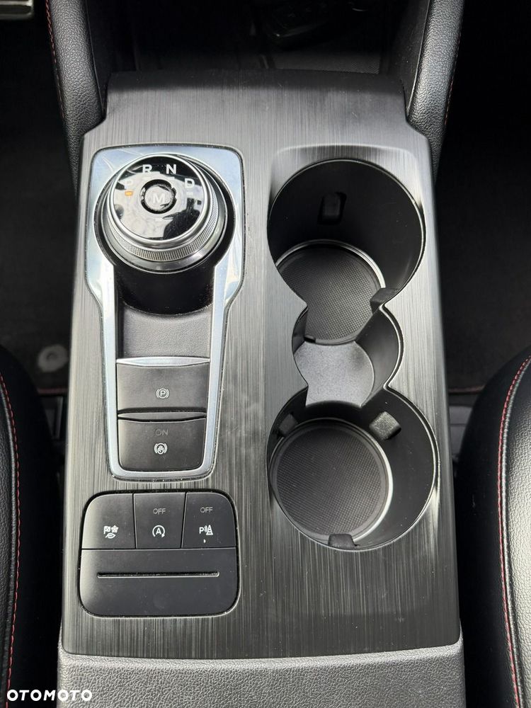 Ford Kuga - 37
